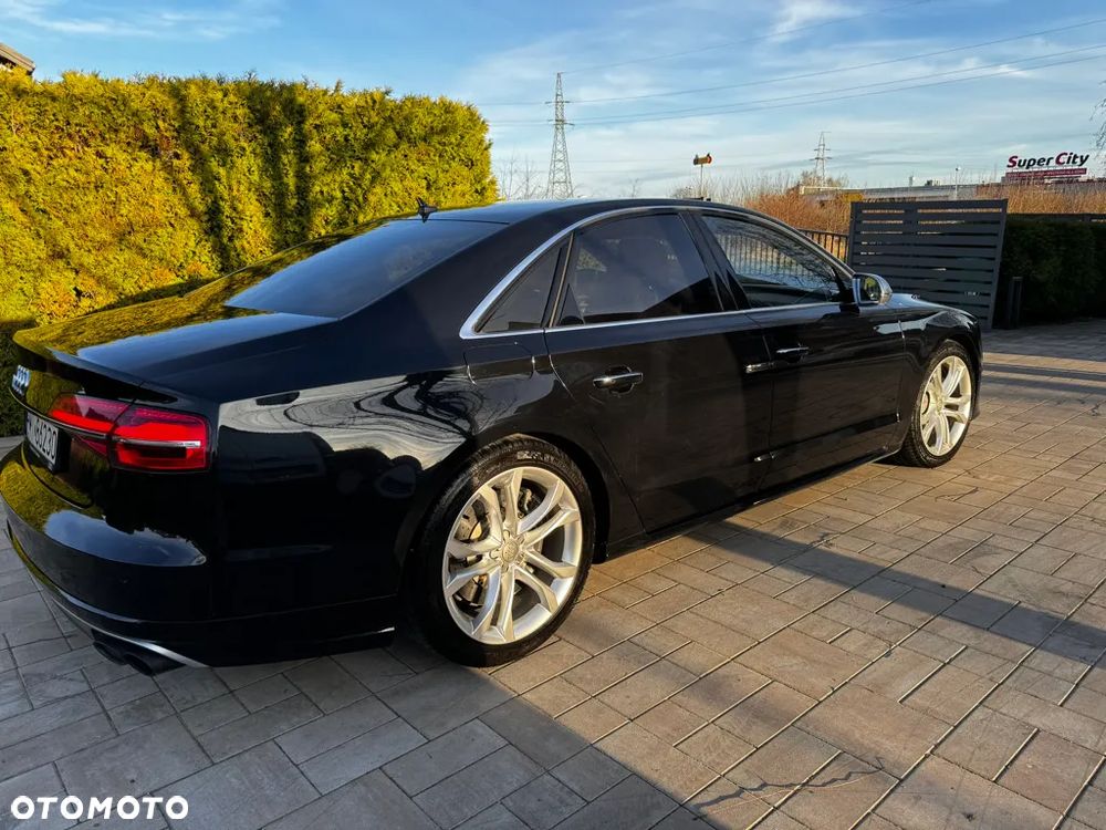 Audi S8 - 18