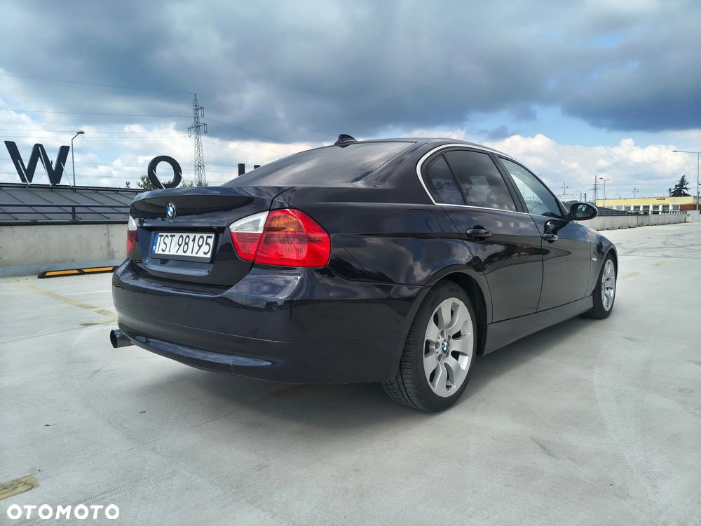 BMW Seria 3 330xi - 14