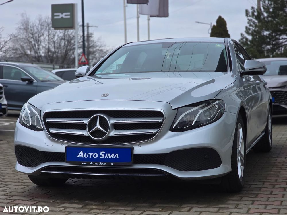 Mercedes-Benz E 200 4Matic 9G-TRONIC - 4