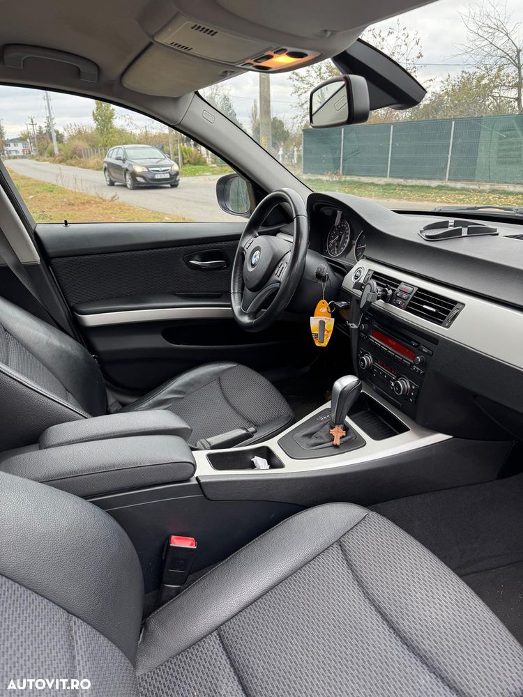 BMW Seria 3 320i Aut. - 7