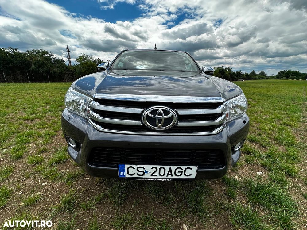 Toyota Hilux 4x4 Double Cab M/T Style - 3