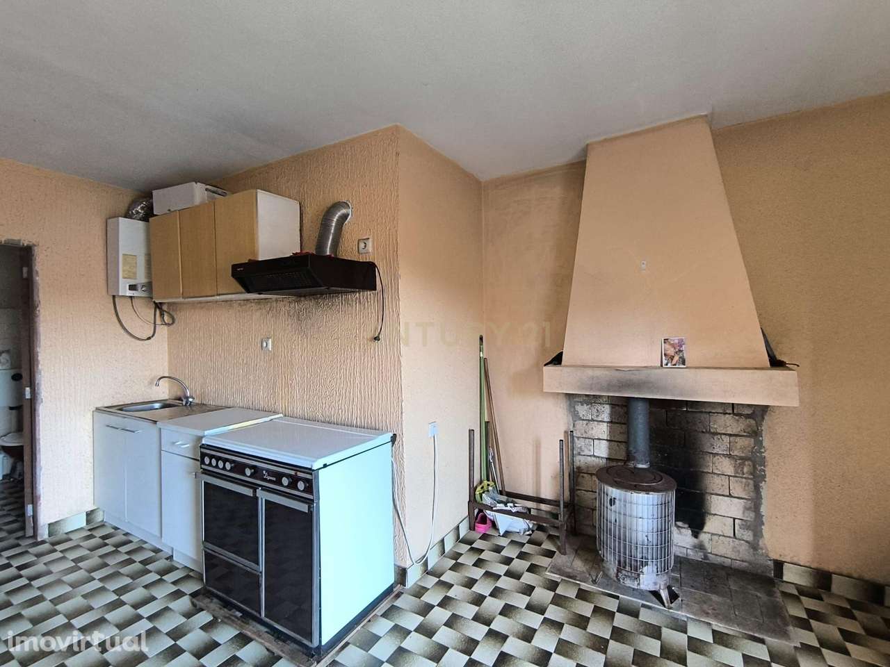 Casa para Recuperar em Bragança com Vista para a Montanha - Grande imagem: 5/14