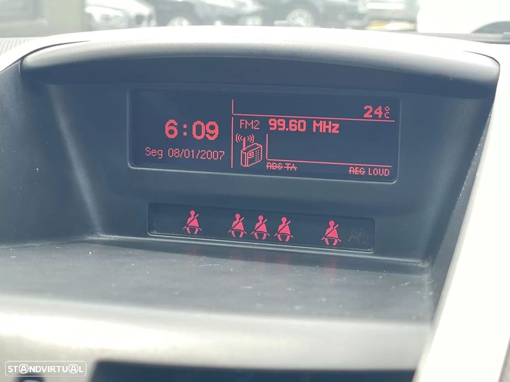 Peugeot 207 1.4 HDi Urban - 23