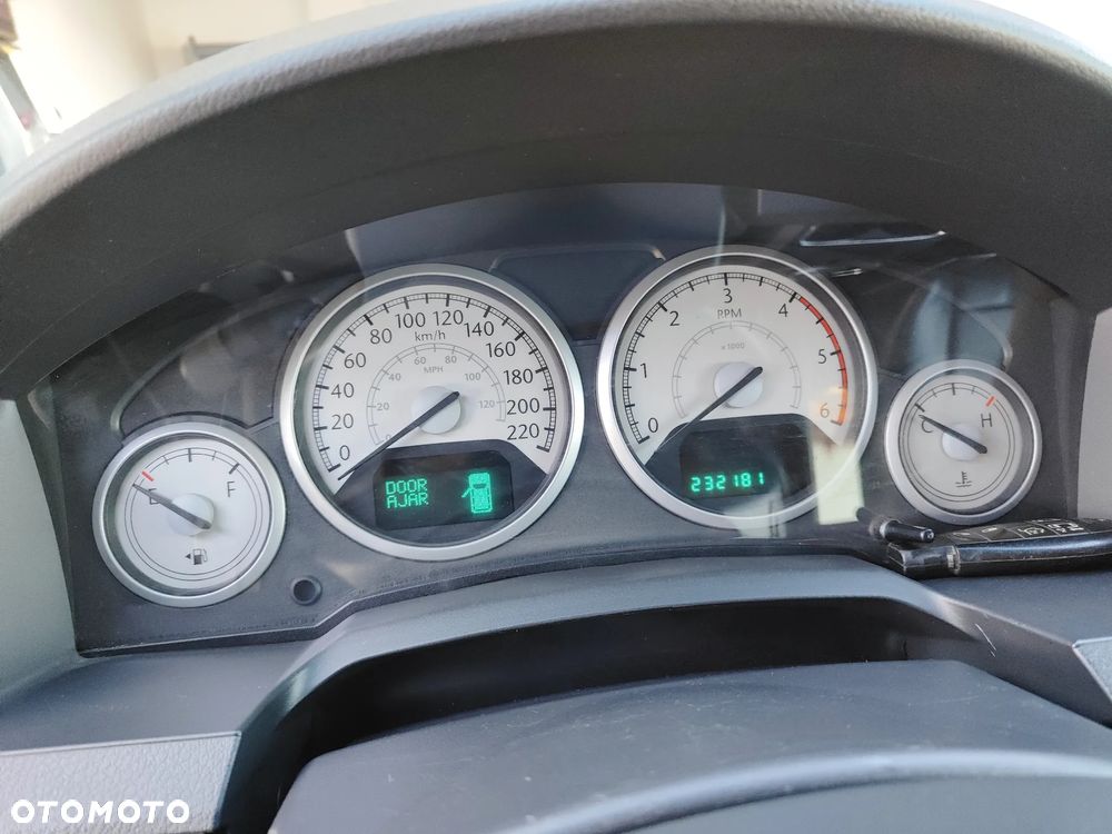 Chrysler Grand Voyager 2.8 CRD Limited - 20