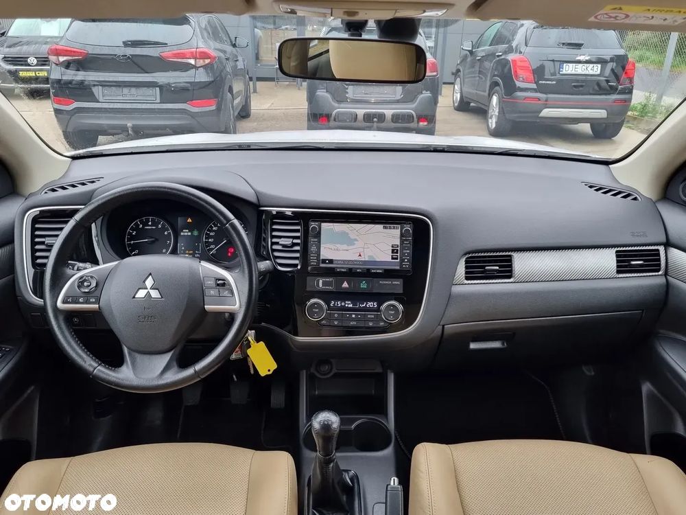 Mitsubishi Outlander 2.0 2WD Invite - 14