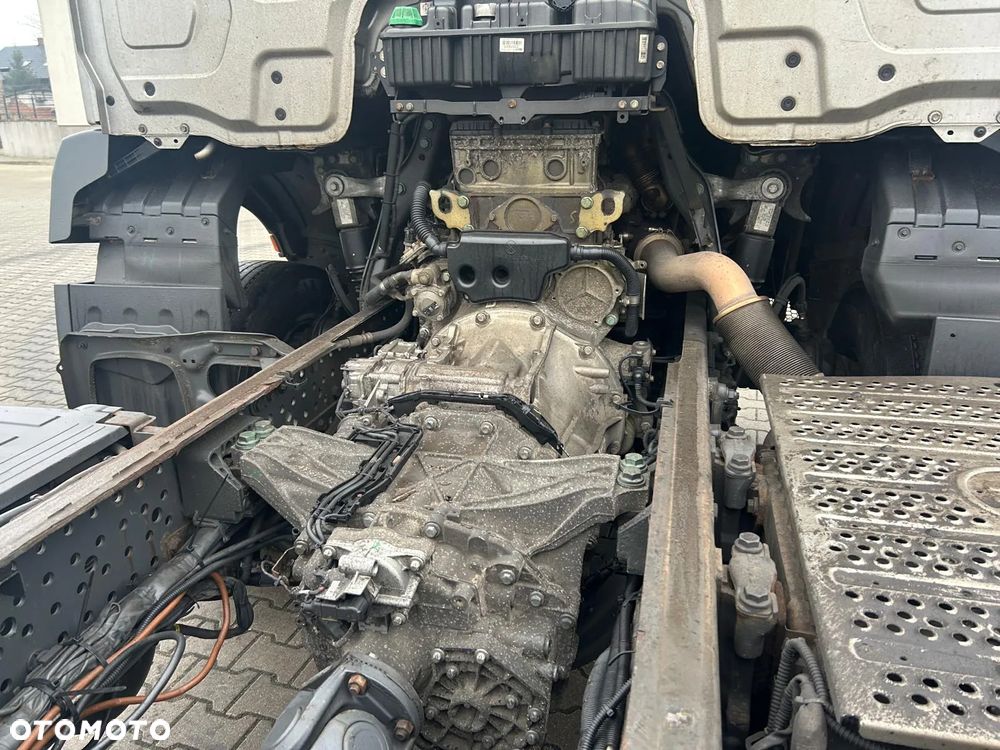 Mercedes-Benz Antos 2535 6x2 // 2017r // 725 tys km - 5