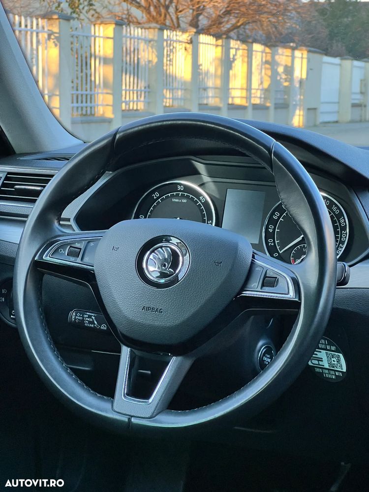 Skoda Superb 2.0 TDI DSG 4X4 Laurin & Klement - 13