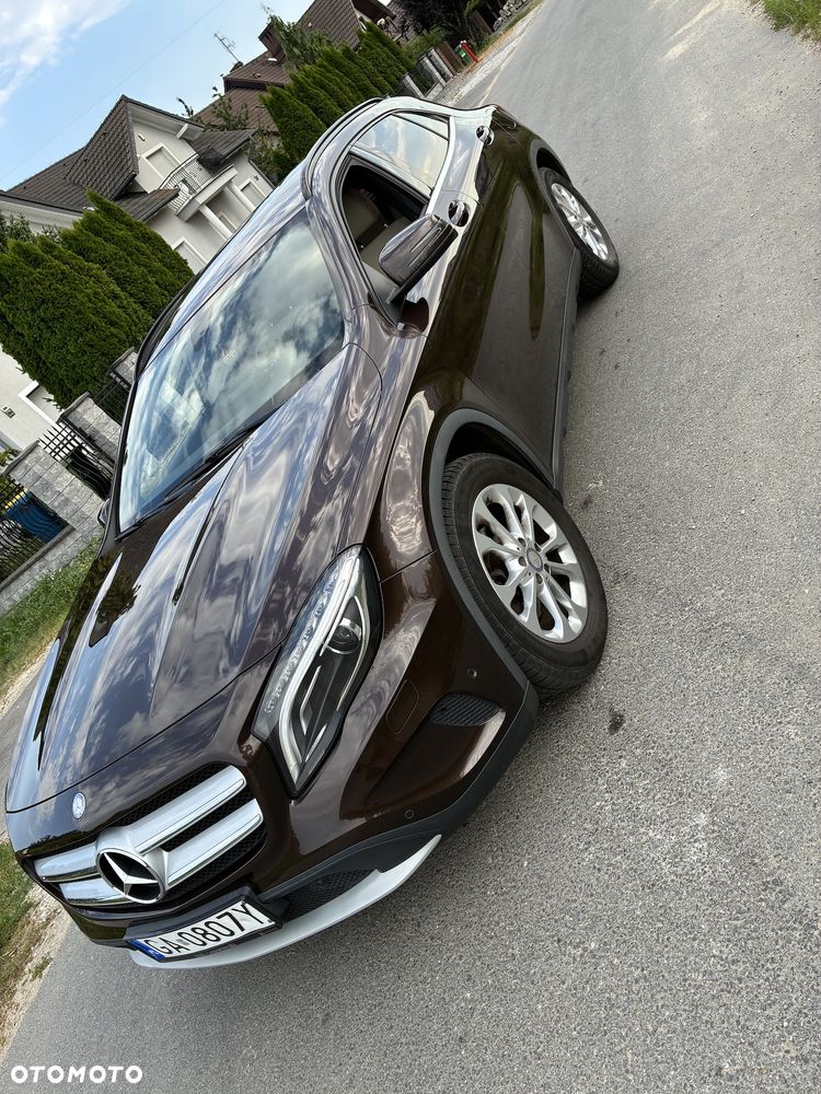 Mercedes-Benz GLA - 2