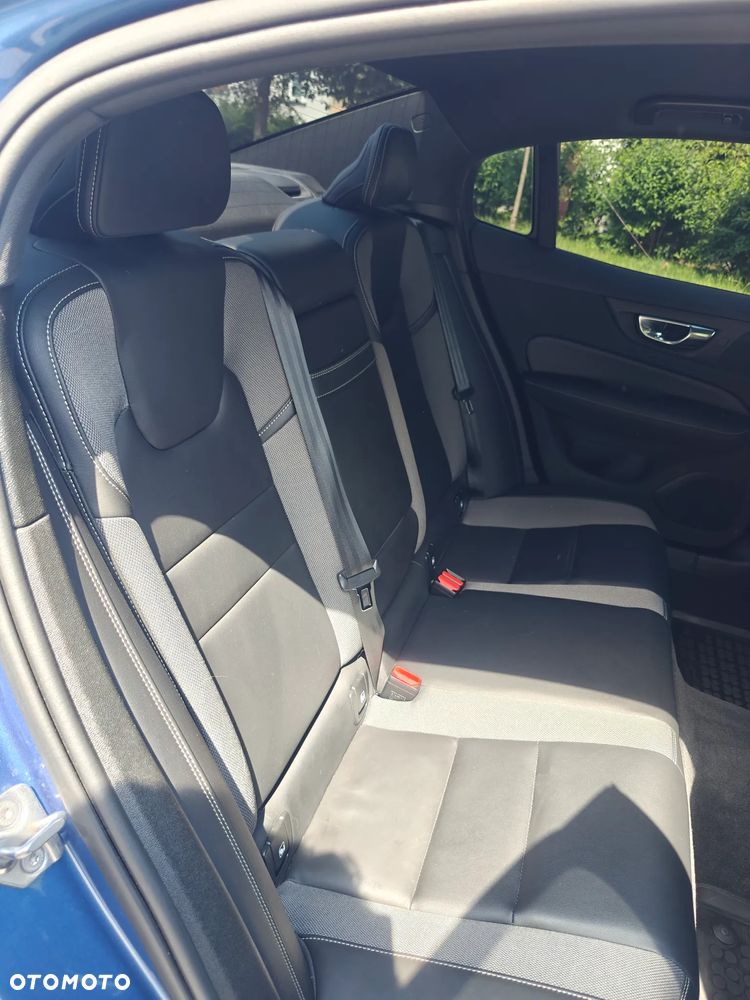 Volvo S60 B5 B AWD R-Design - 10