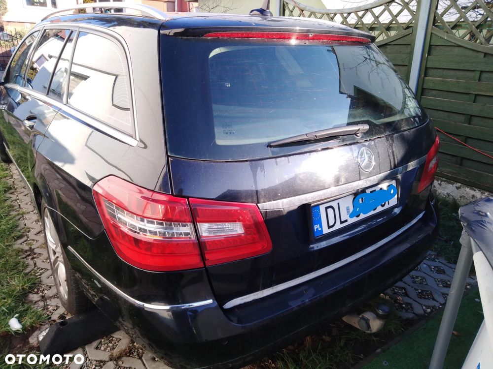 Mercedes-Benz Klasa E 220 CDI DPF BlueEFFICIENCY Automatik Avantgarde - 5