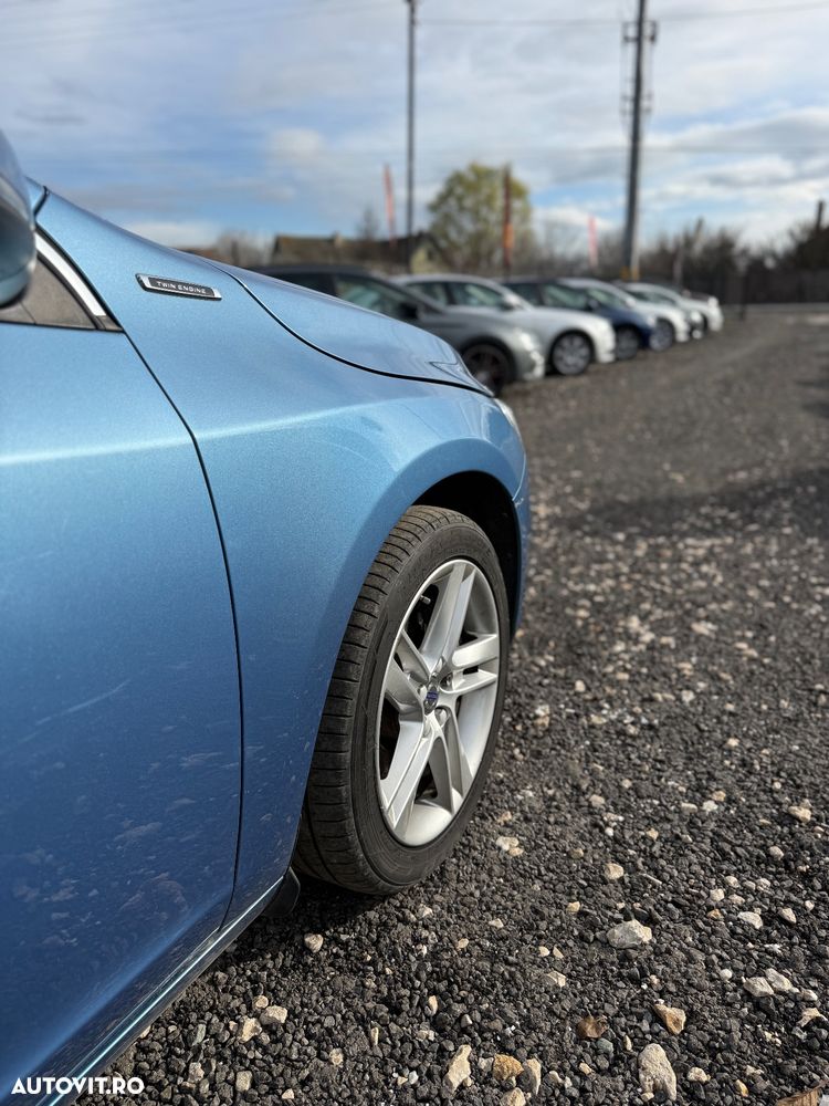 Volvo V60 D6 Plug-In-Hybrid AWD Geartronic Momentum - 13