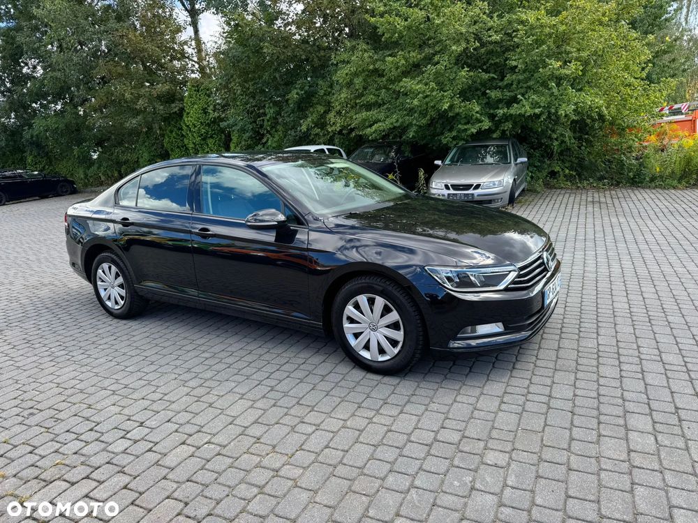 Volkswagen Passat - 4