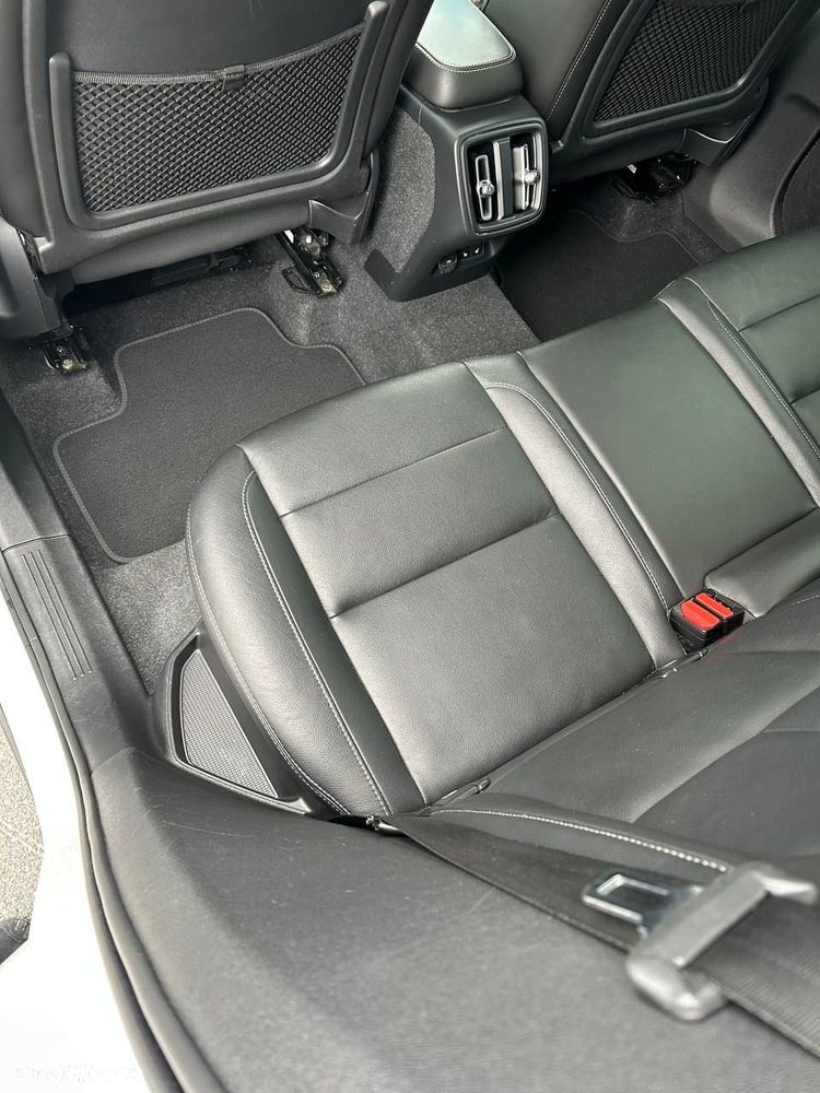 Volvo XC 40 D3 AWD Momentum Pro - 12