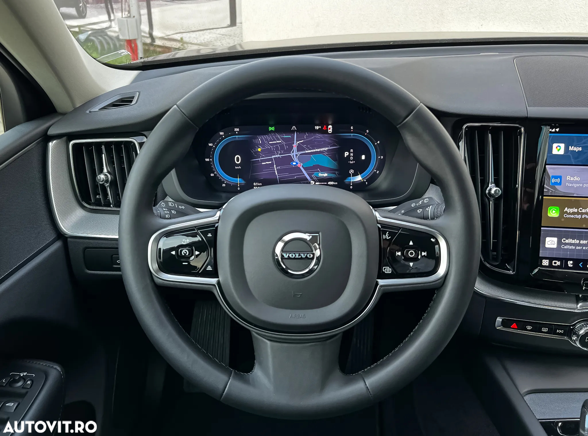 Volvo XC 60 B4 MHEV AT AWD Plus Dark - 9