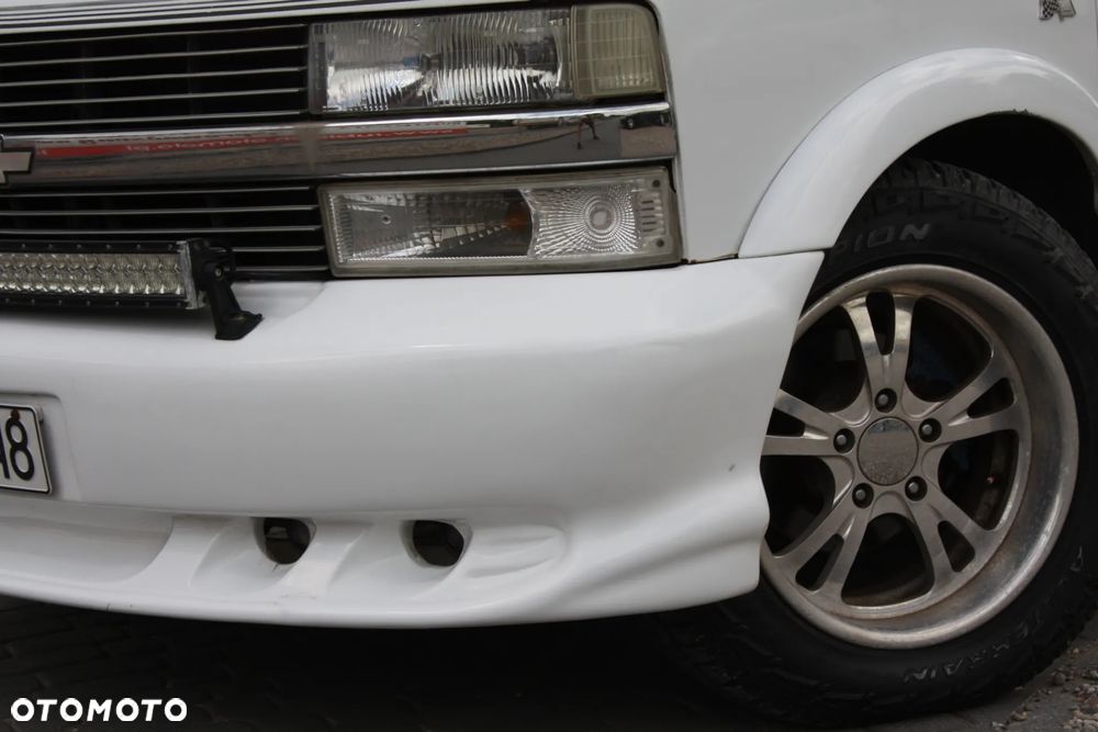 Chevrolet Astro 4.3i V6 - 12