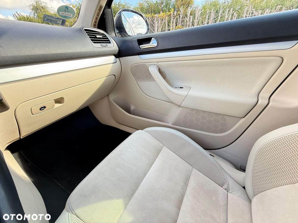 Volkswagen Golf - 29