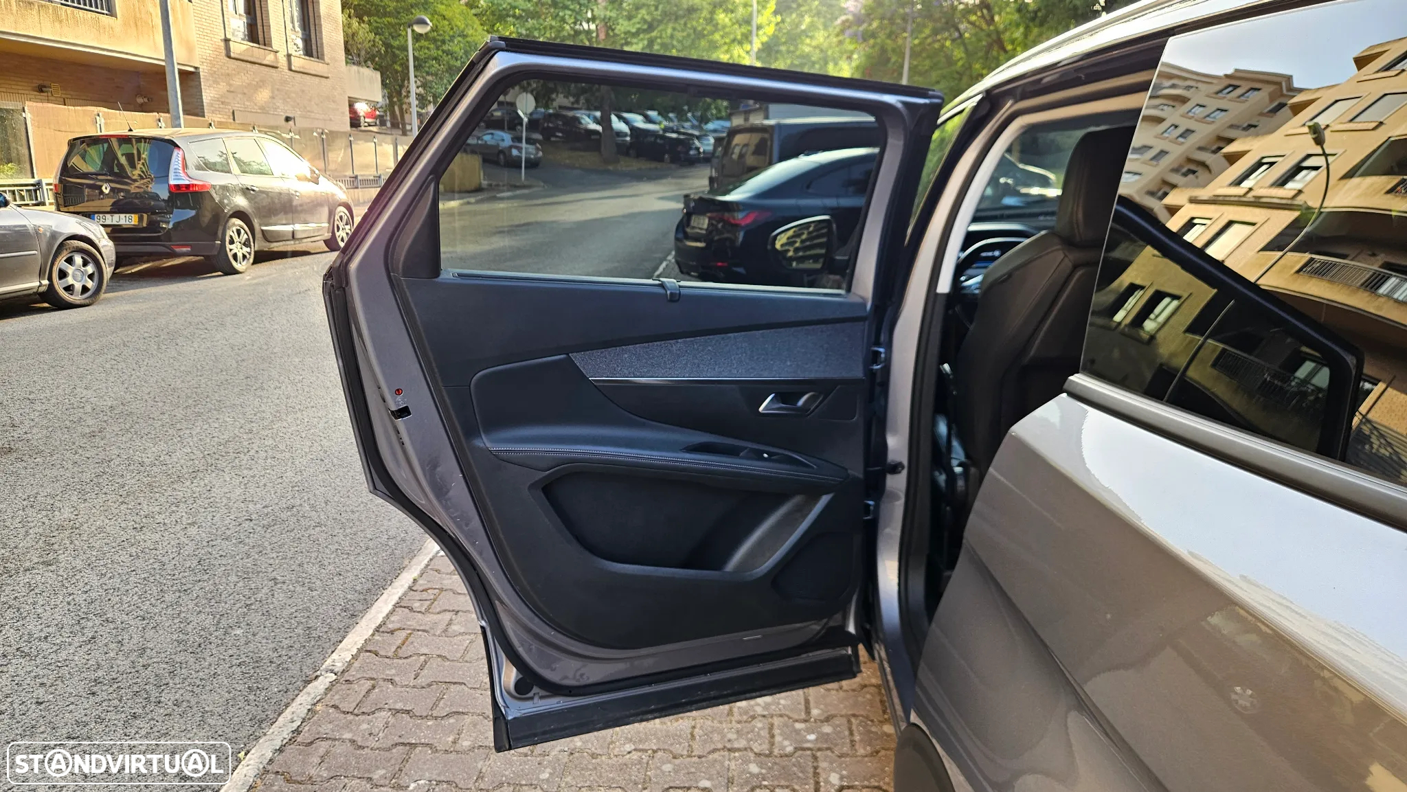 Peugeot 5008 1.5 BlueHDi Allure Pack EAT8 - 22