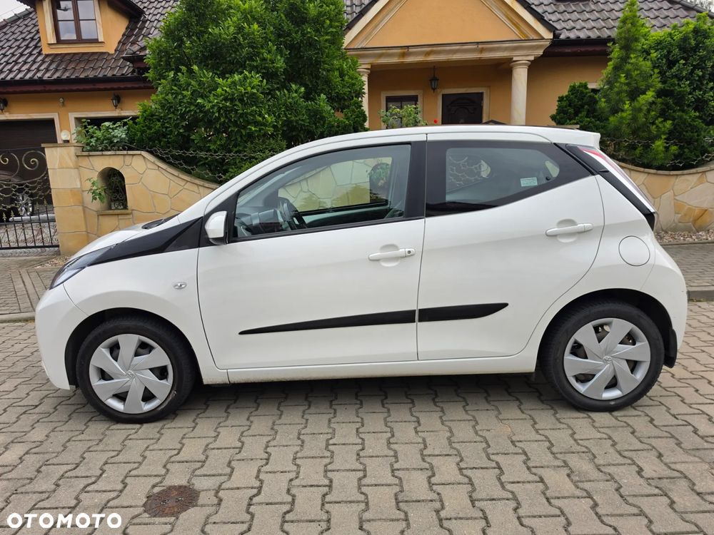 Toyota Aygo x-play - 1
