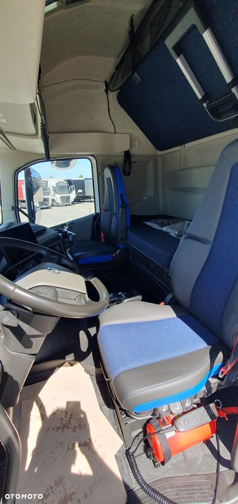 Volvo FH 460 GLOBETROTTER XL I-SAVE + ADR - 6