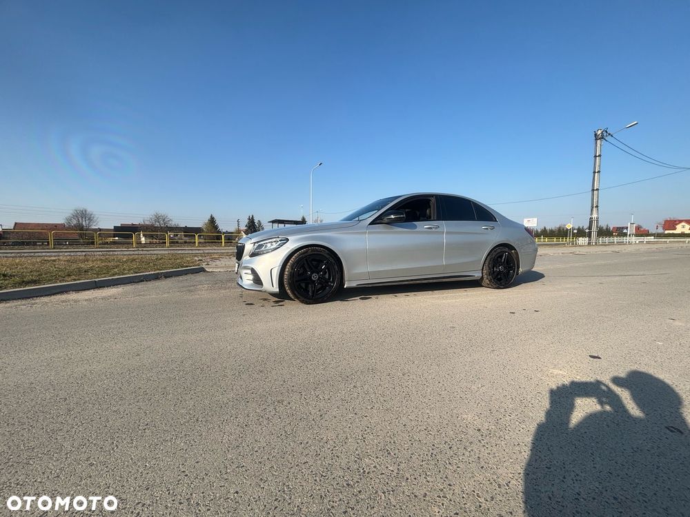 Mercedes-Benz Klasa C 300 9G-TRONIC AMG Line - 15