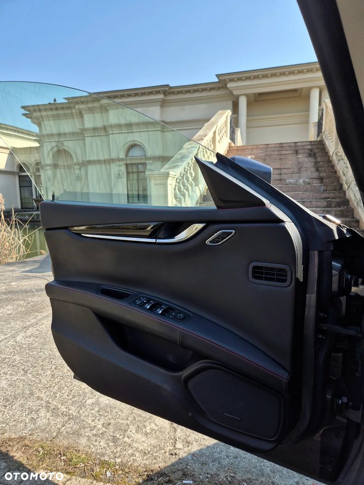 Maserati Quattroporte Q4 GranSport S - 8