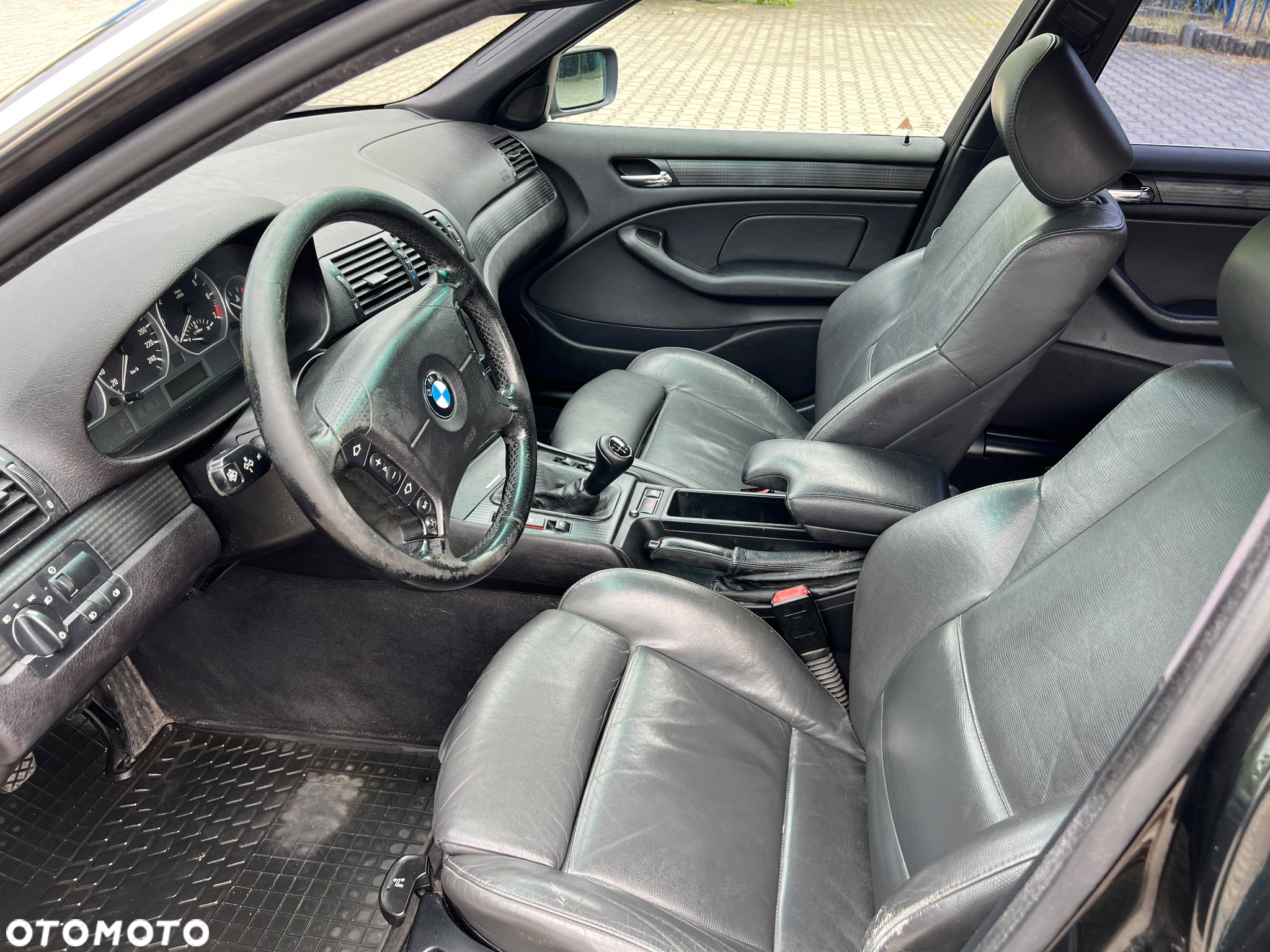 BMW Seria 3 330i - 7