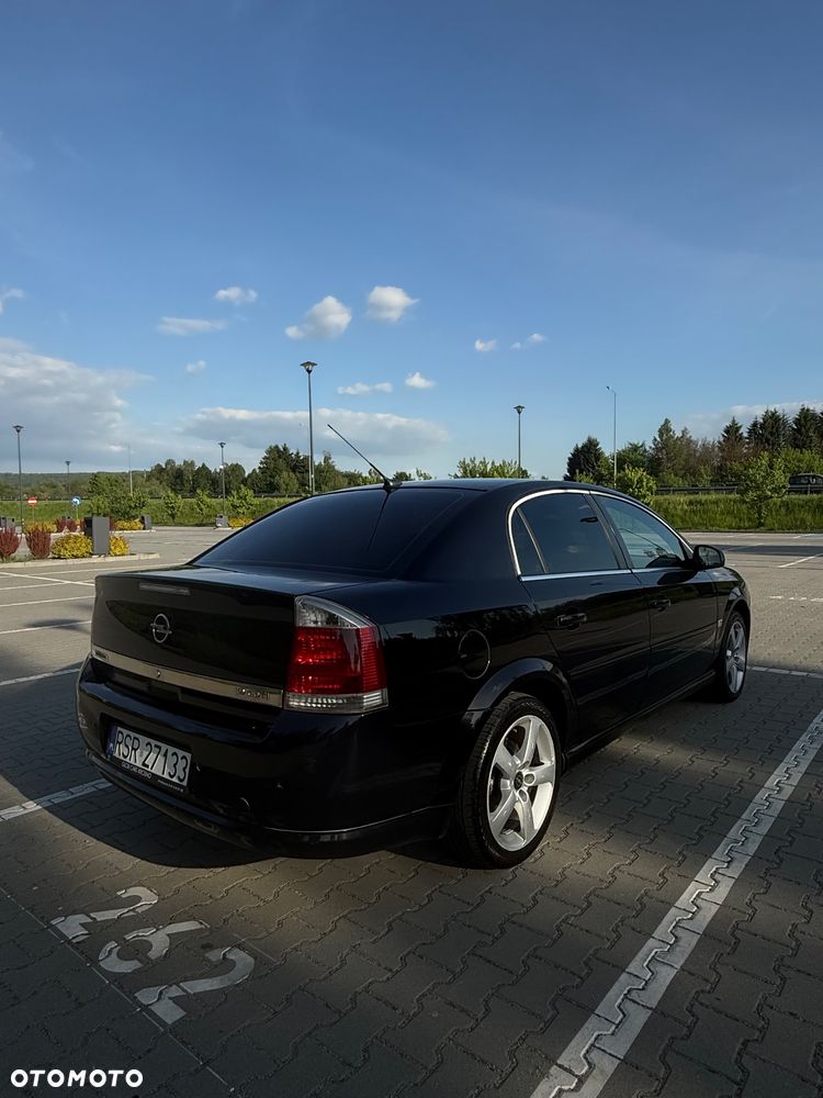 Opel Vectra 1.9 CDTI DPF Cosmo - 3