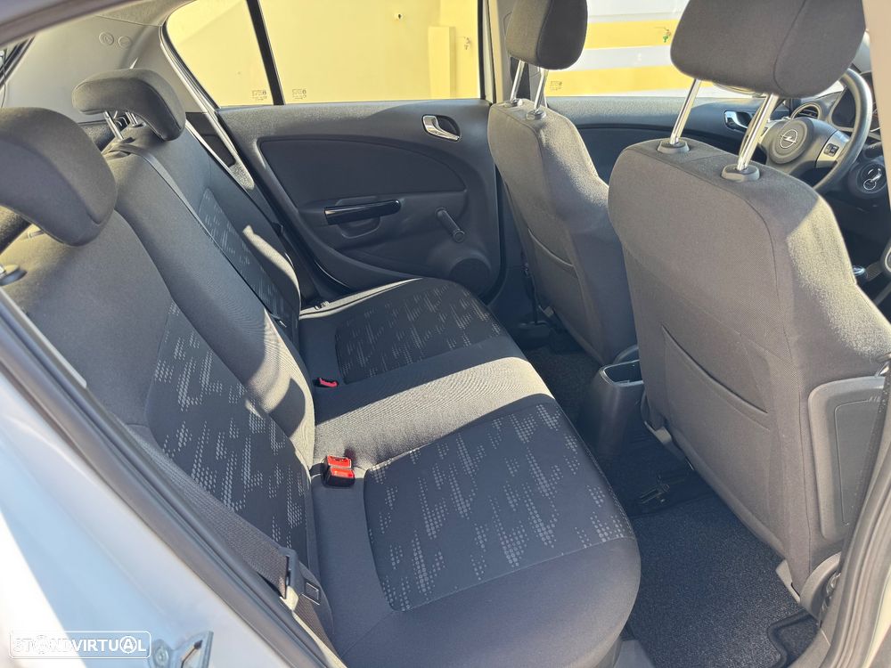 Opel Corsa 1.2 Cosmo - 15