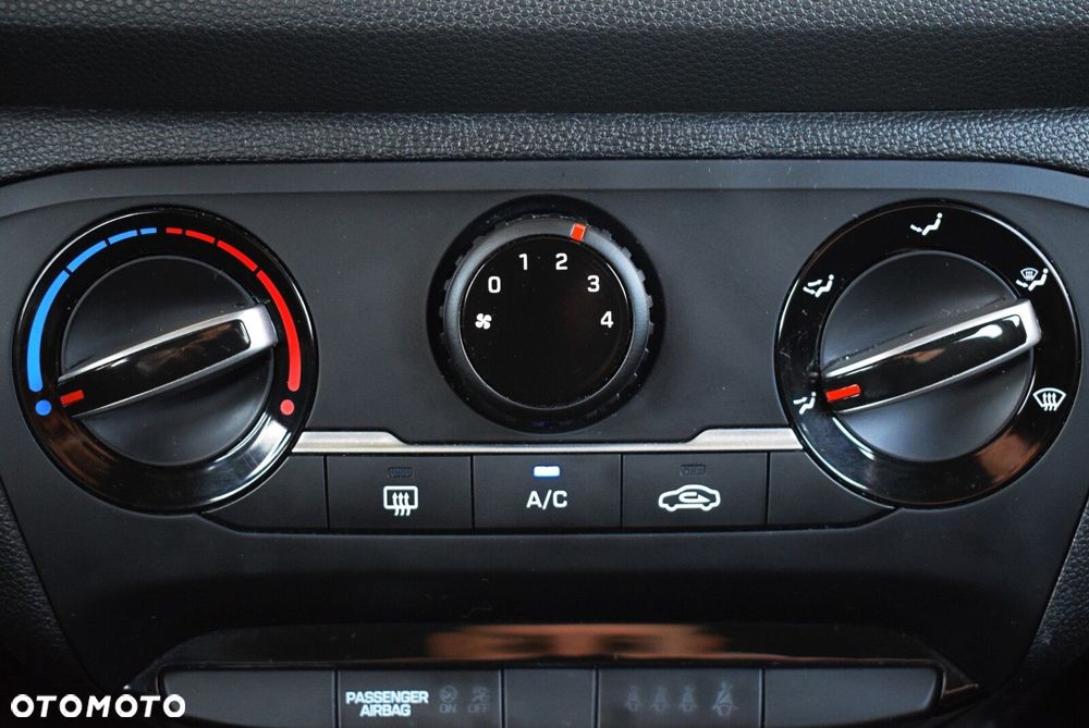 Hyundai i20 - 24