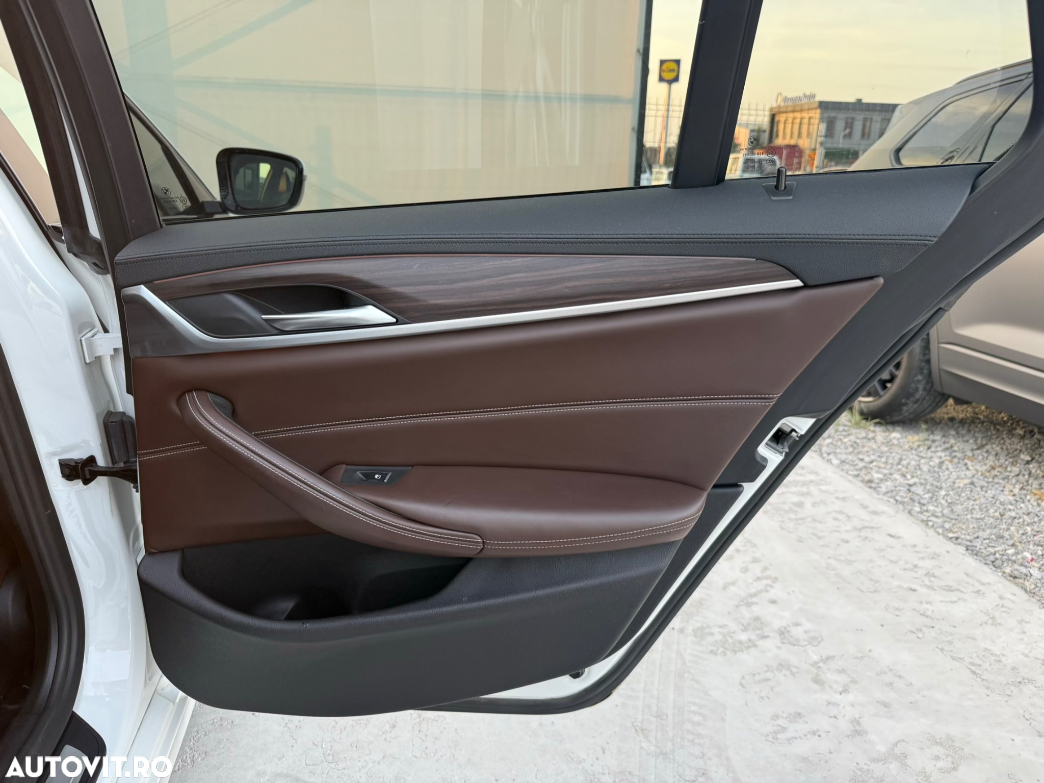 BMW Seria 5 520d Touring Aut. Luxury Line - 23