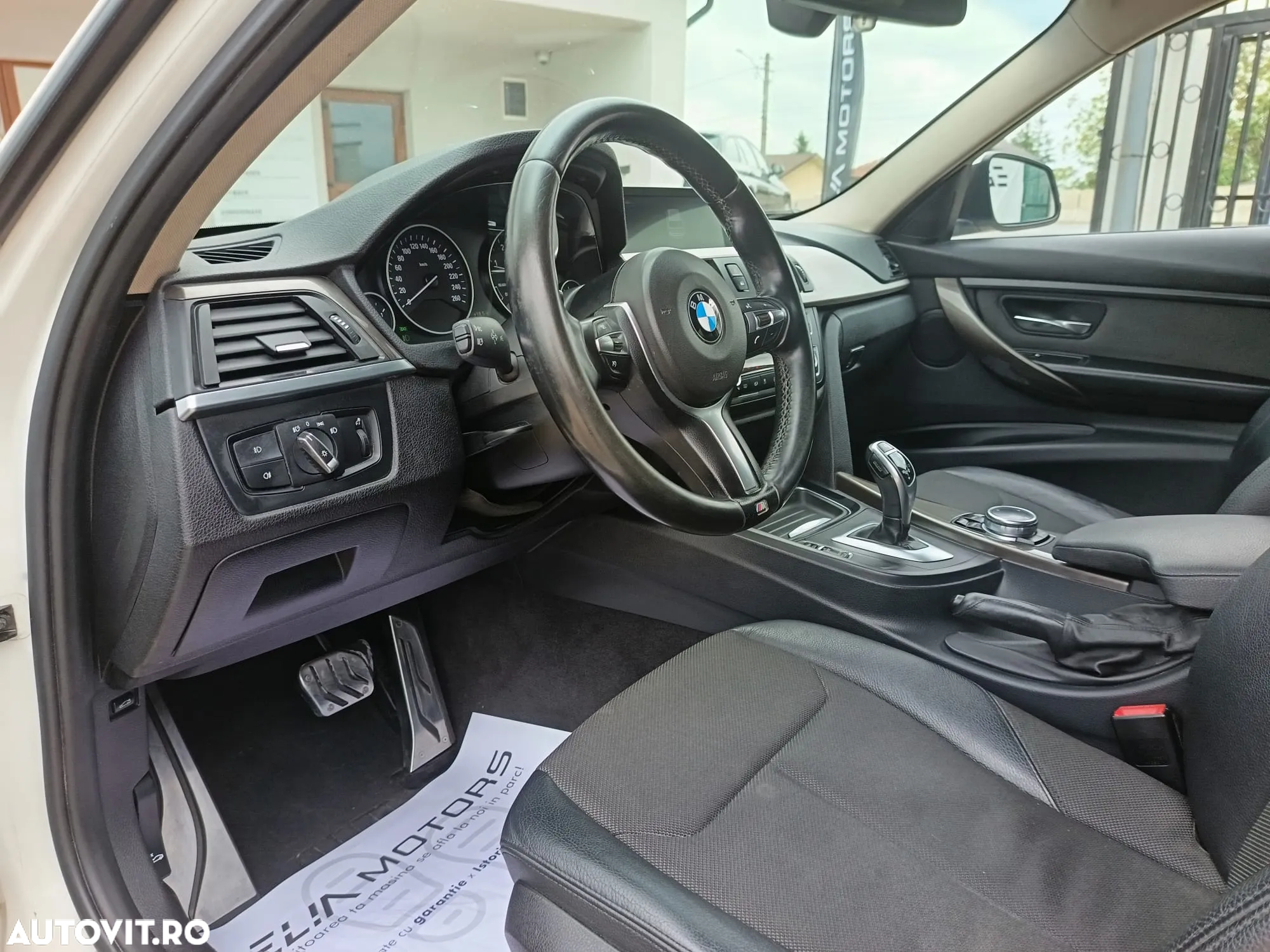 BMW Seria 3 320d Touring xDrive Sport-Aut. - 12