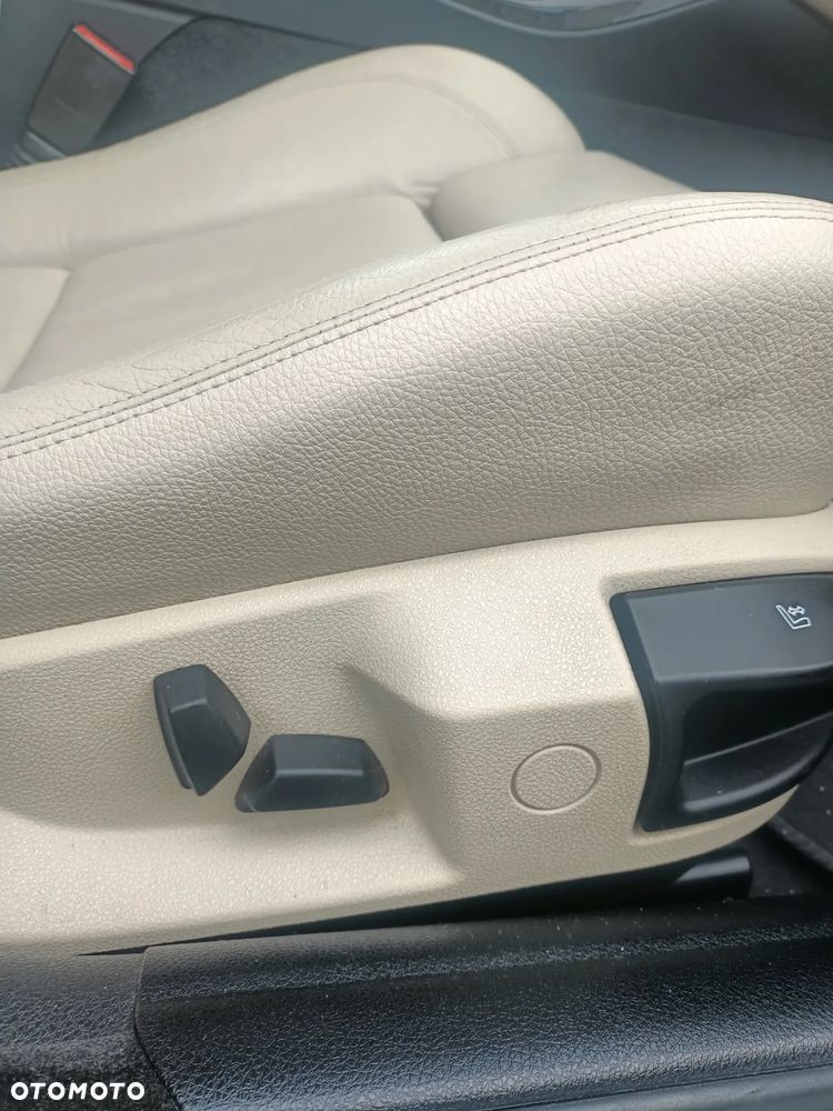 BMW Seria 5 525d xDrive - 25