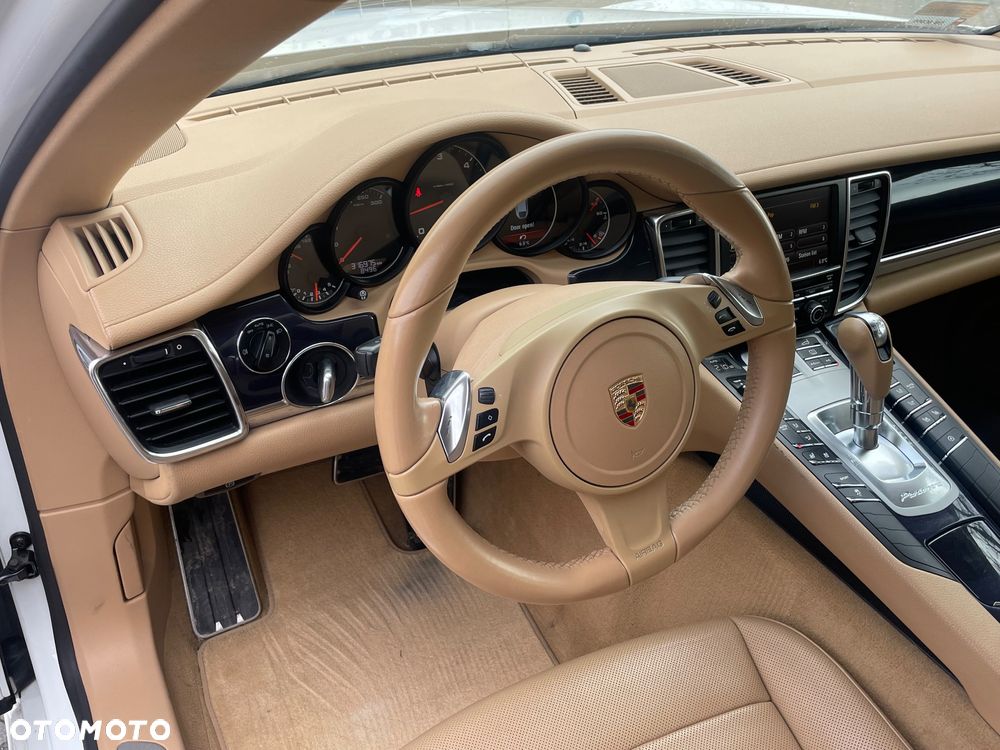 Porsche Panamera Diesel - 12
