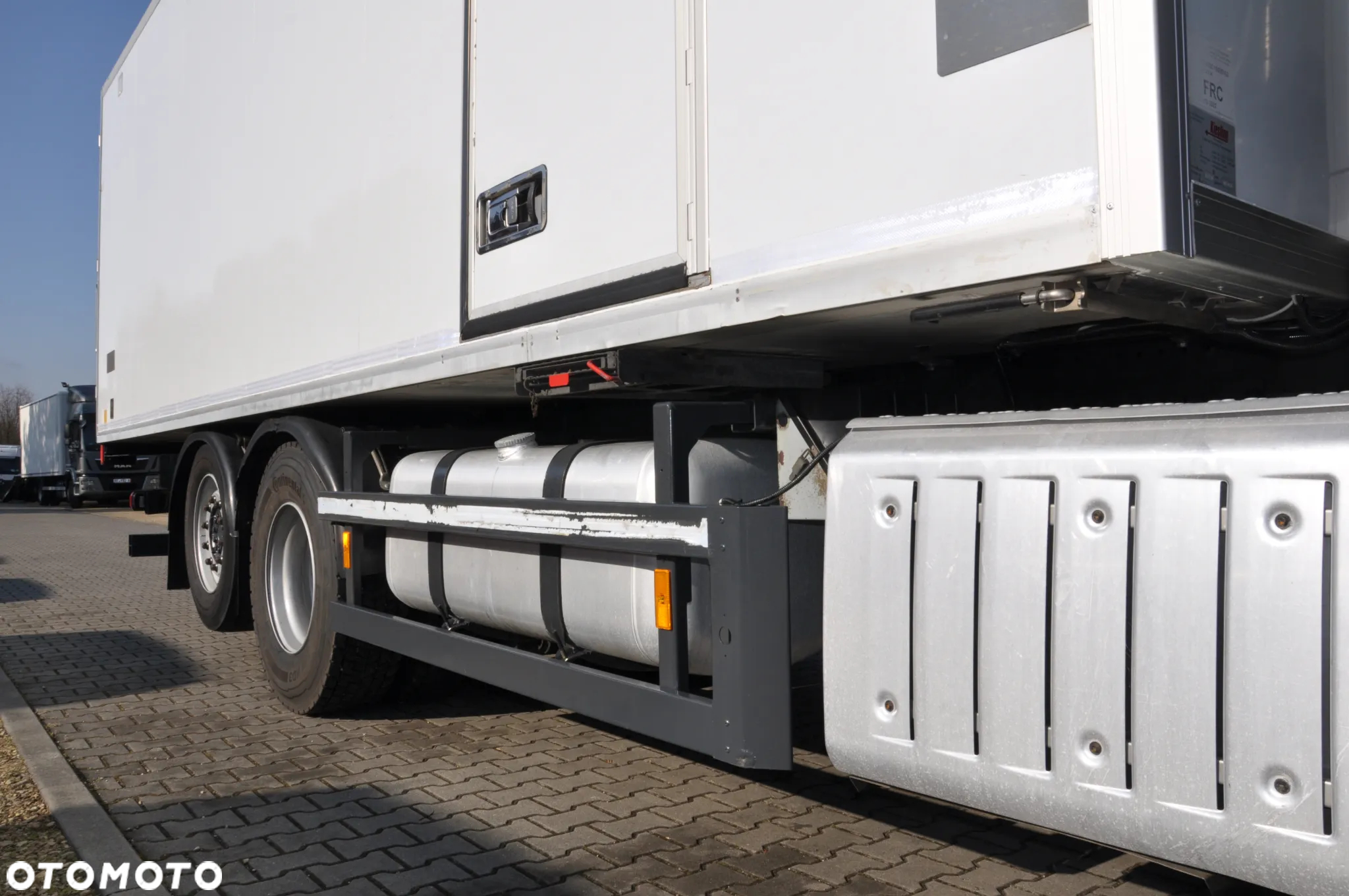 Mercedes-Benz Actros 2542 chłodnia 7,45 T1200R - 12