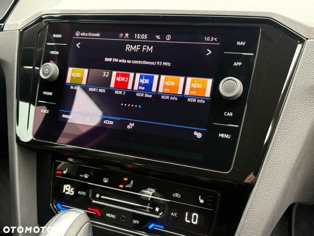 Volkswagen Passat Variant 2.0 TDI SCR DSG Conceptline - 15
