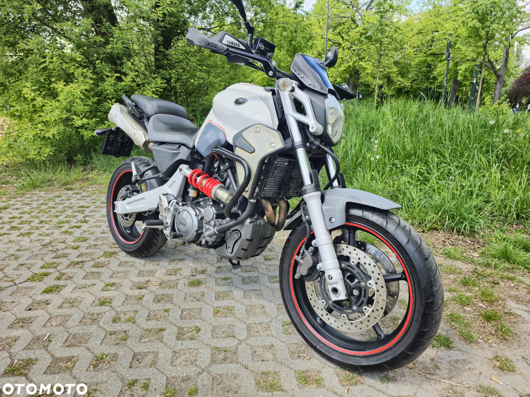 Yamaha MT - 5