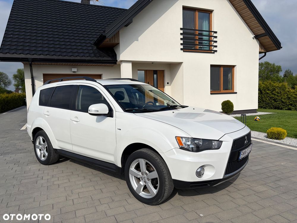 Mitsubishi Outlander 3.0 V6 XLS - 2