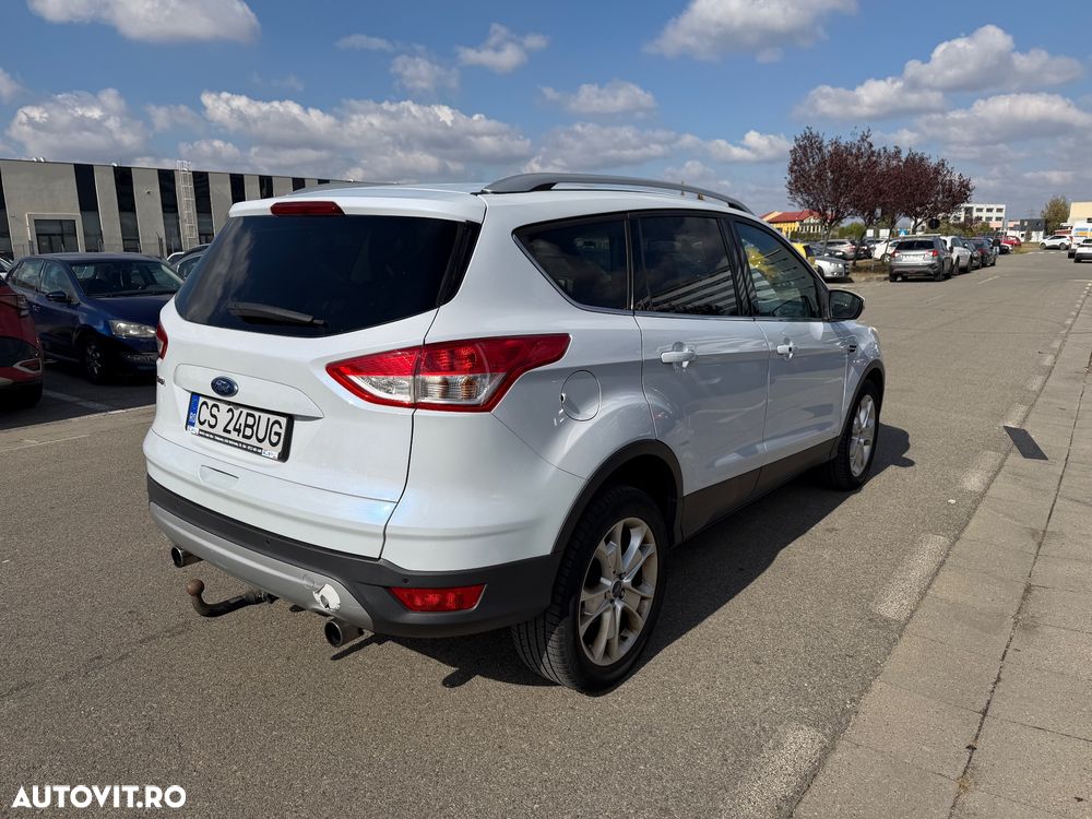 Ford Kuga 2.0 TDCi Powershift 4WD Titanium - 3