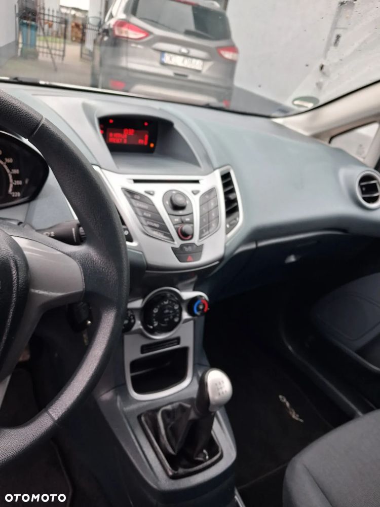 Ford Fiesta - 11