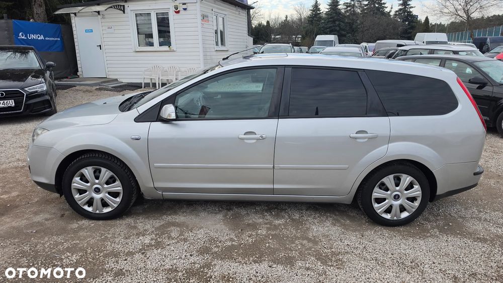 Ford Focus 1.6 Ghia - 6