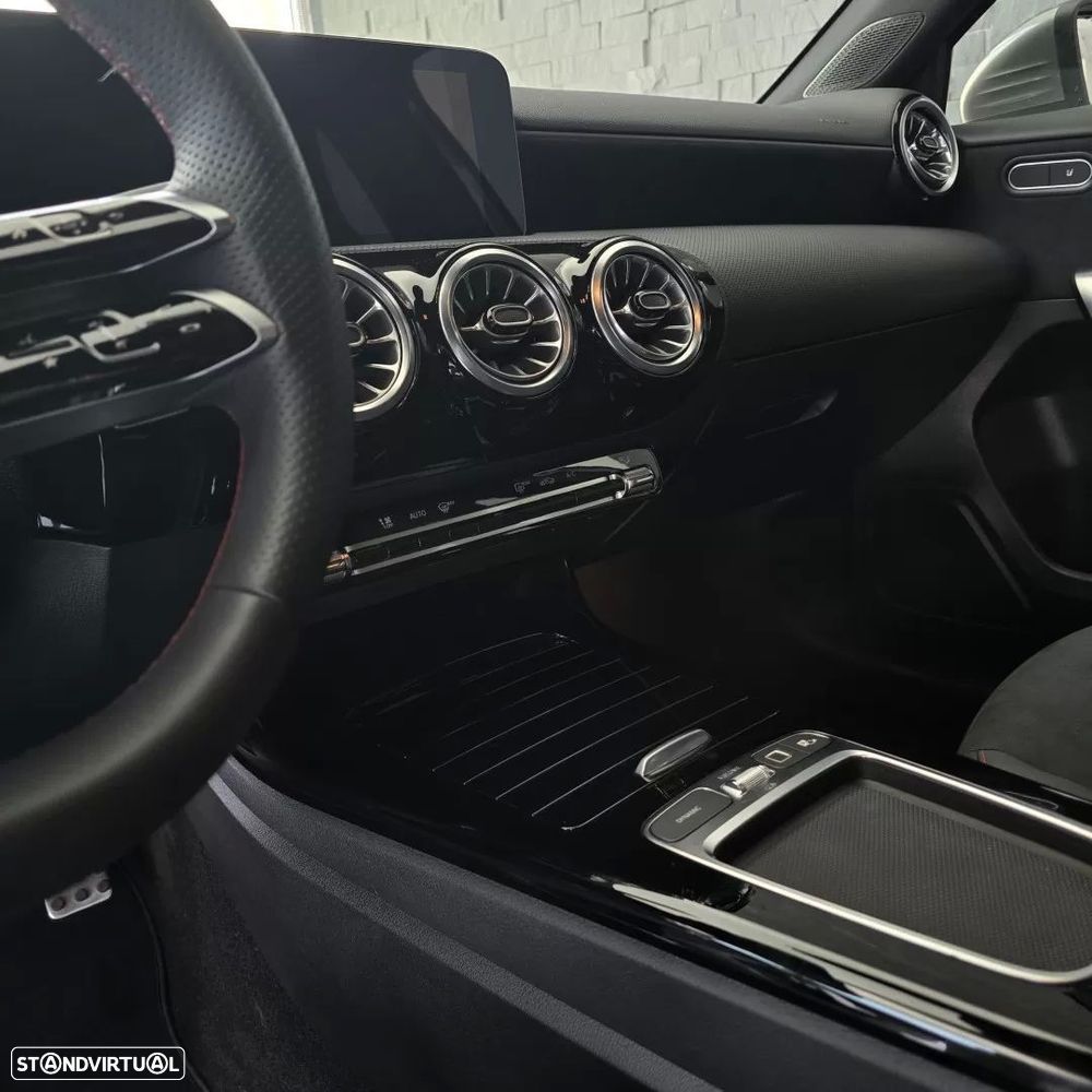 Mercedes-Benz A 180 - 35