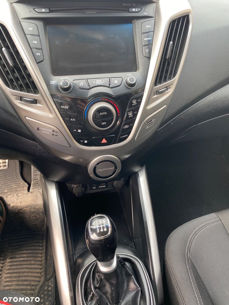 Hyundai Veloster 1.6 GDI Style - 30