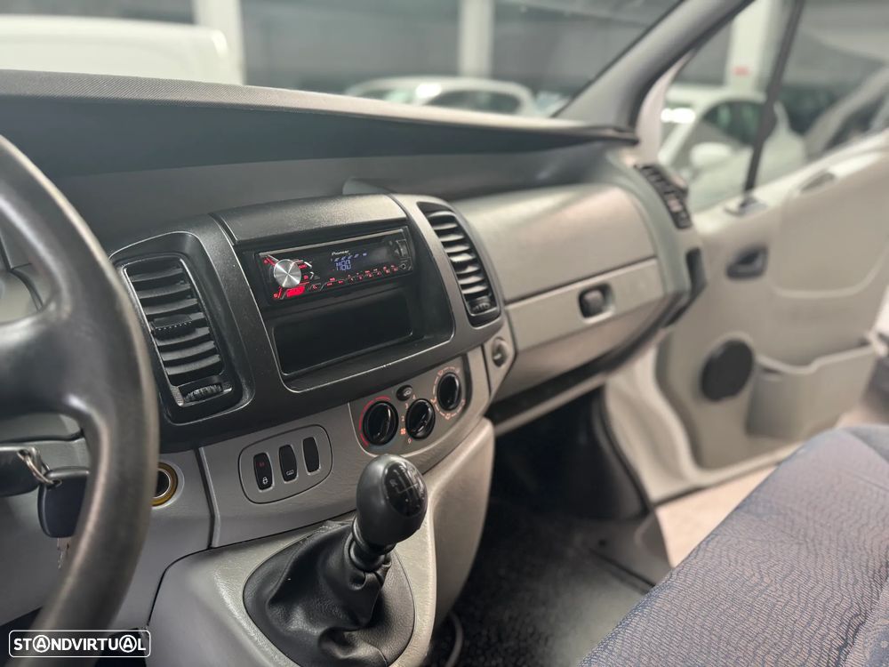 Renault Trafic 2.5 Dci - 15