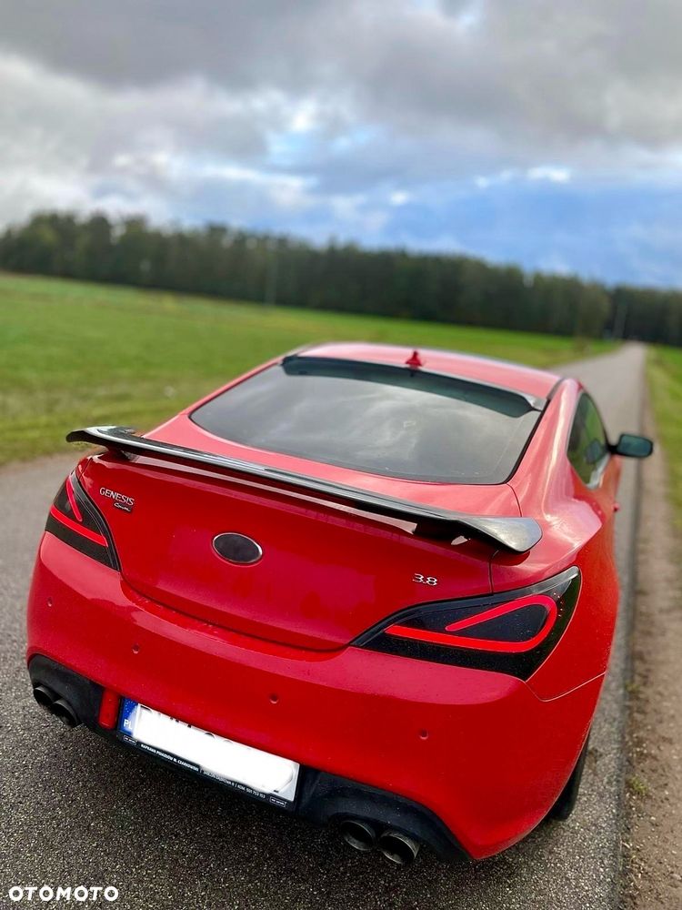 Hyundai Genesis Coupe 3.8 V6 Executive - 9