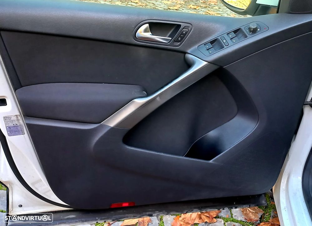 VW Tiguan 1.4 TSI Sport 4Motion - 9