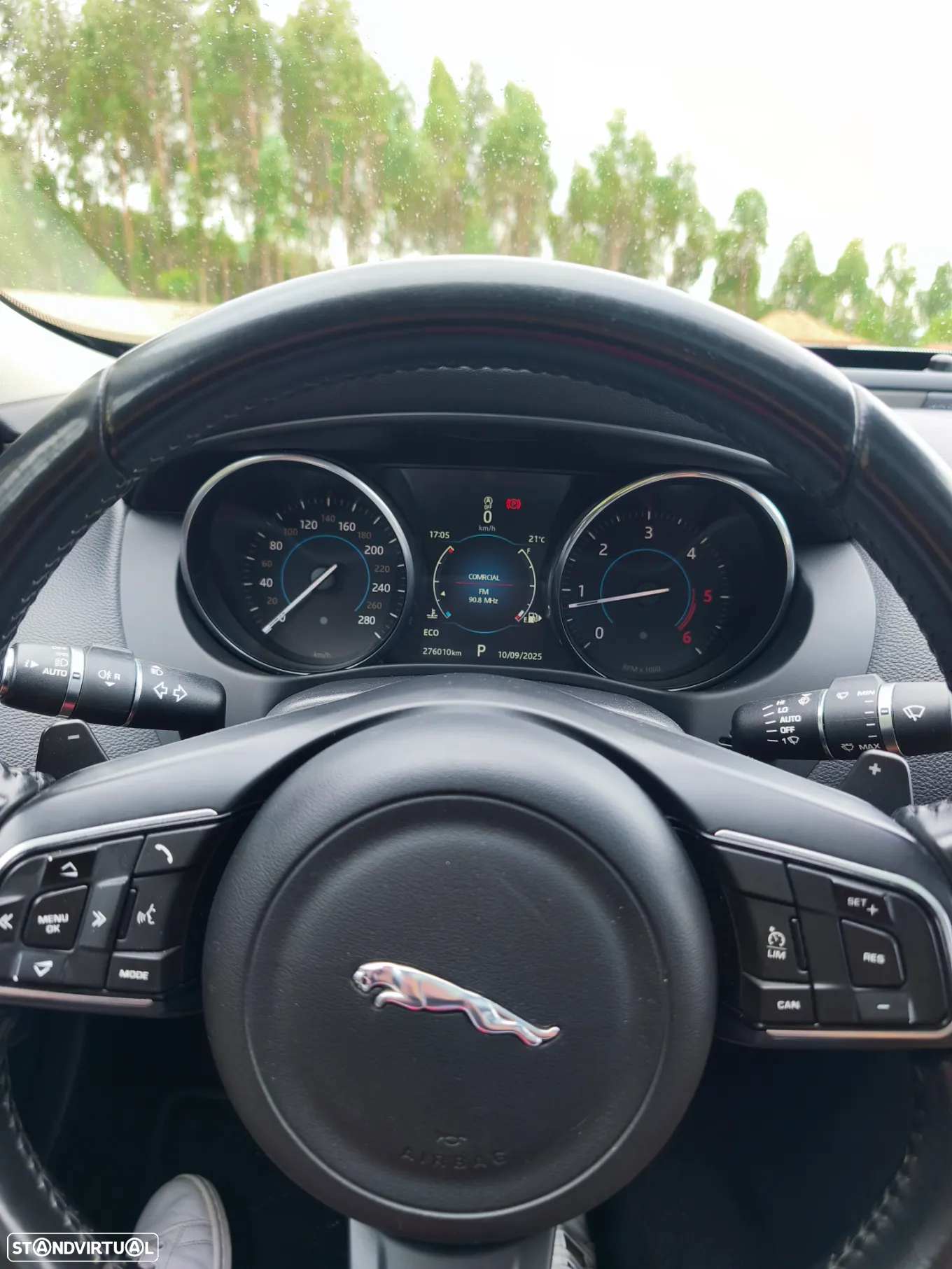 Jaguar XE 2.0 D S - 10