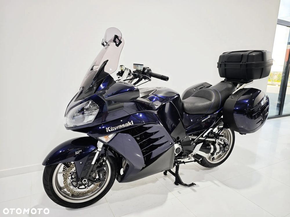 Kawasaki GTR - 17