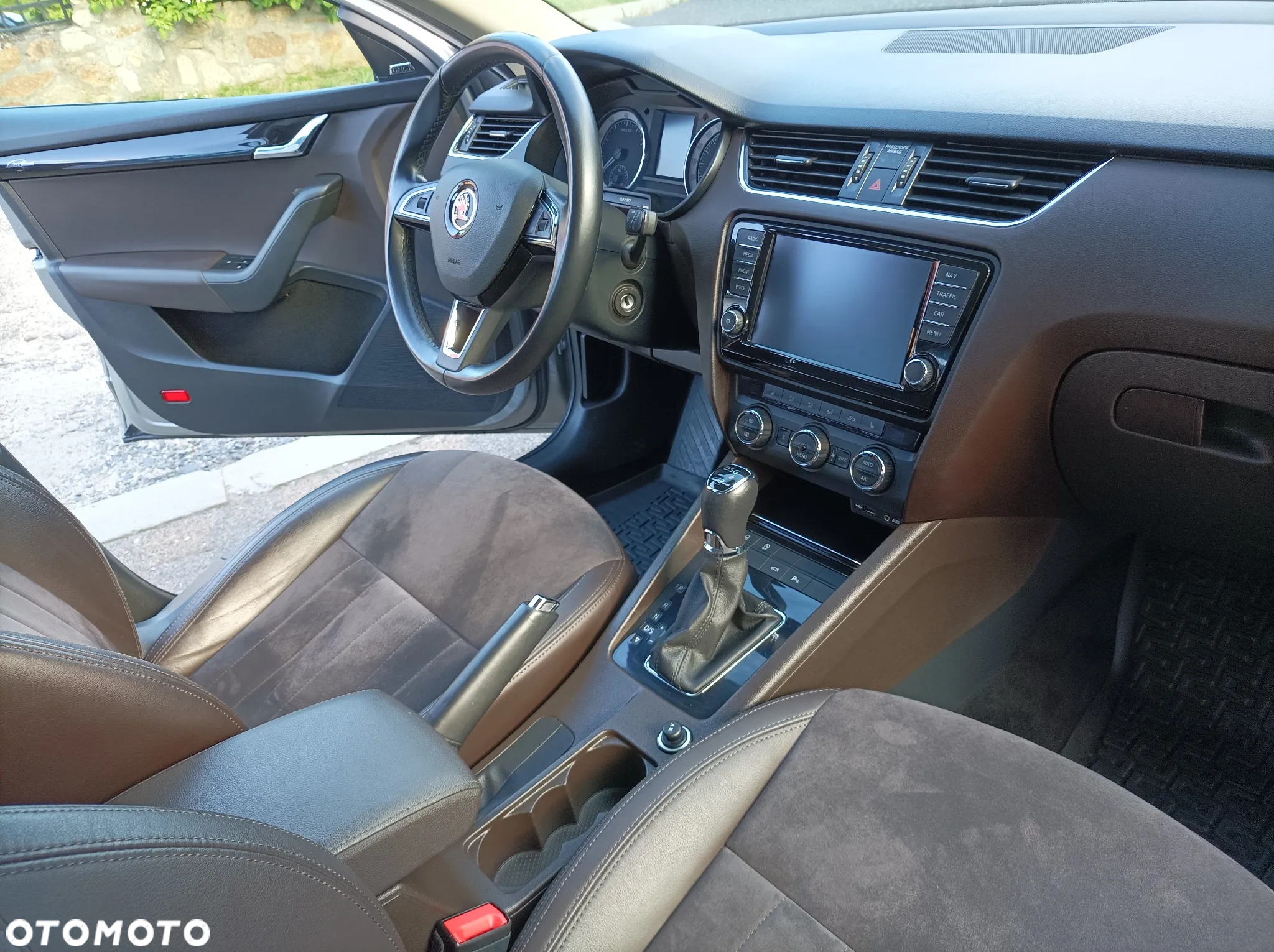 Skoda Octavia 1.8 TSI DSG L&K - 19