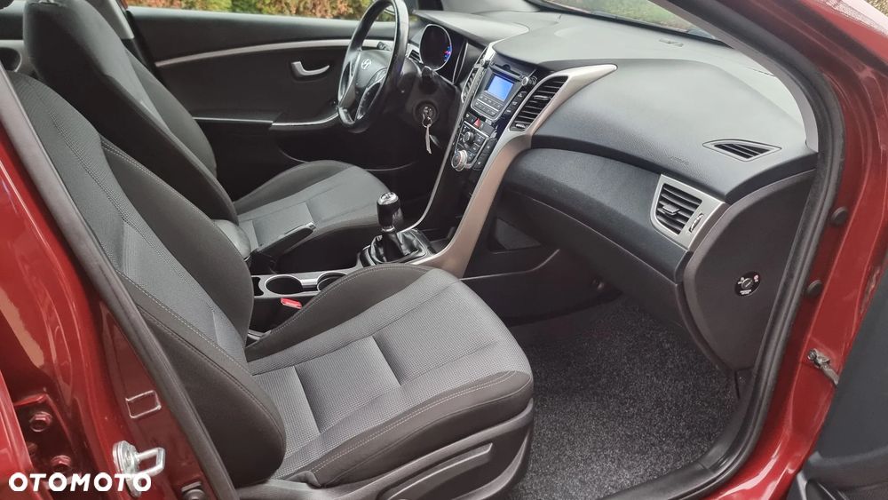 Hyundai i30 blue 1.4 Trend - 29