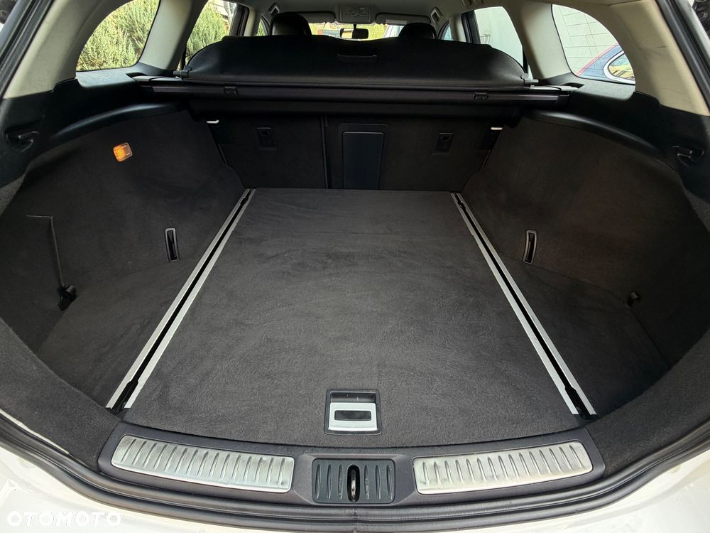 Toyota Avensis 1.8 Comfort - 27